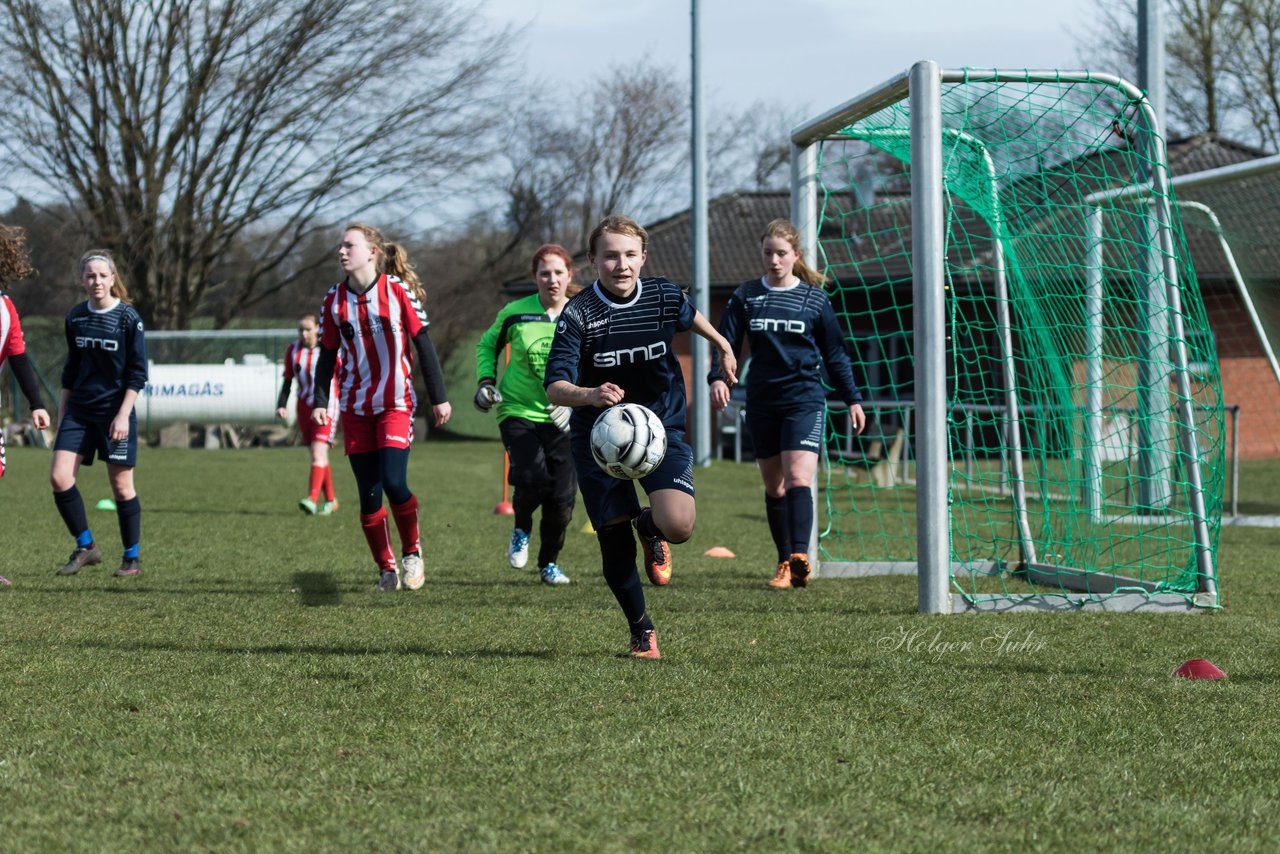 Bild 96 - C-Juniorinnen TSV Zarpen - TuS Tensfeld : Ergebnis: 2:1